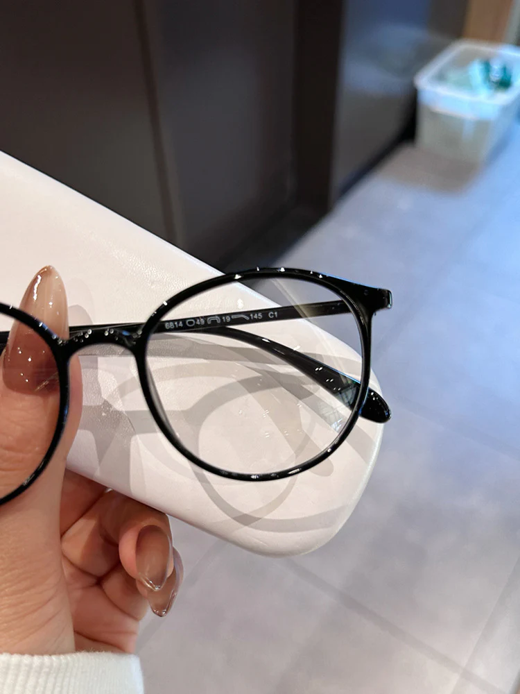 Eyeglasses - Image 5