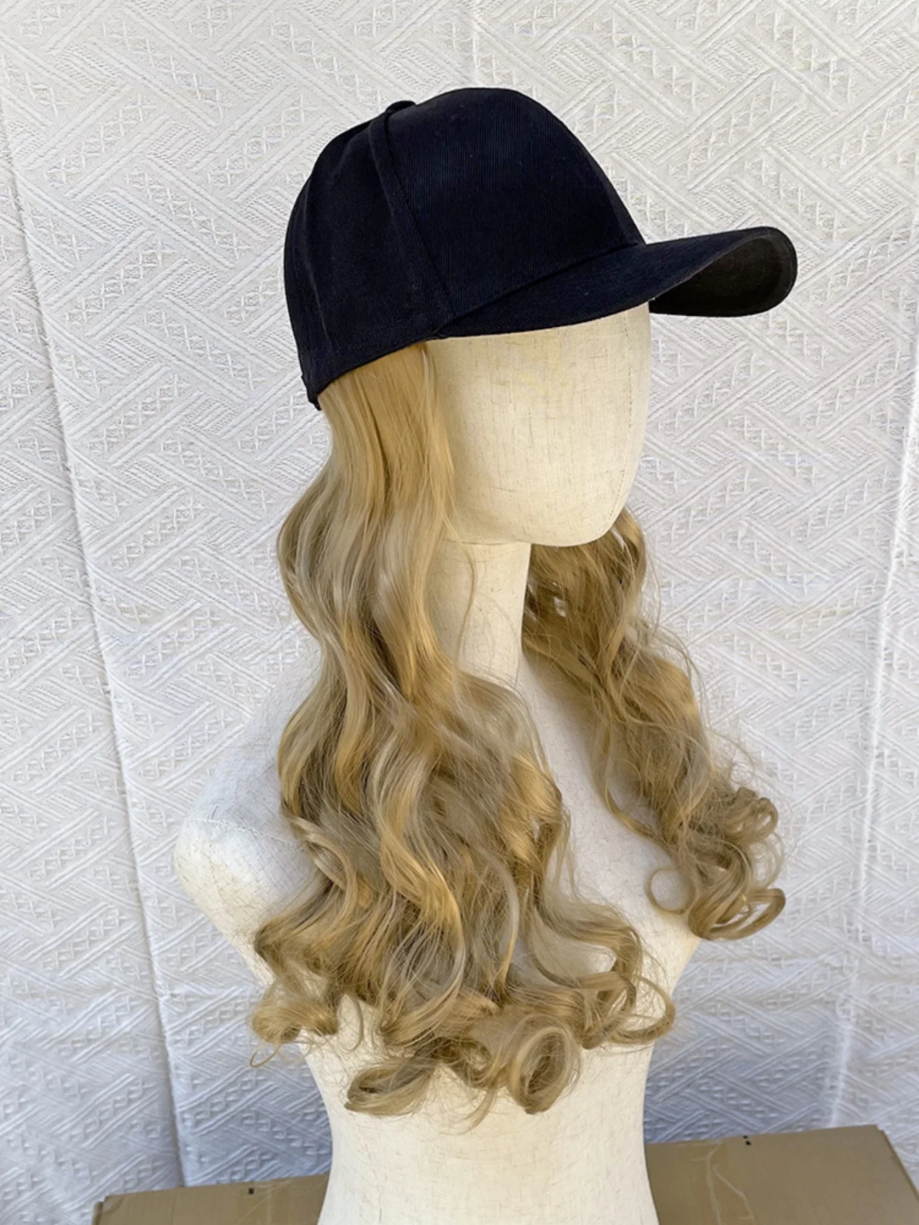One-piece Baseball Cap Long Wavy Curls Synthetic Colored Wig - Image 10